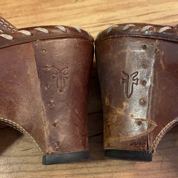 Frye Charlotte leather 8 wedge O ring stitched distressed brown mule clogs VGUC - Picture 10 of 13